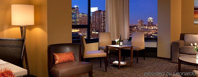 Sheraton Minneapolis Downtown Convention Center Exterior photo